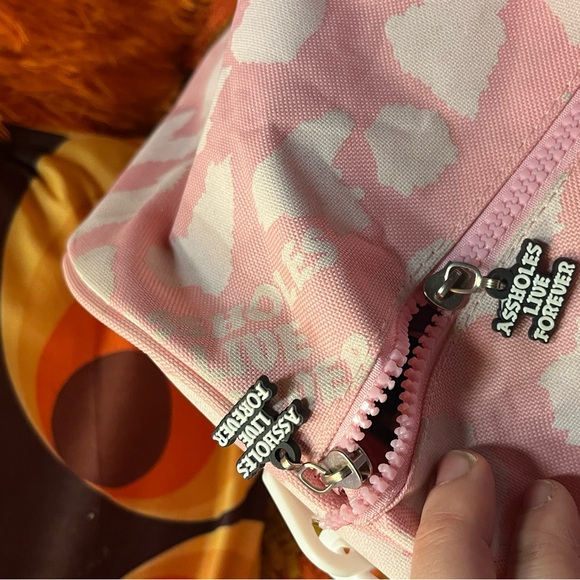 Pink Duffle Overnight bag - Picture 4 of 6